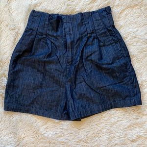 Paper bag shorts.. ❣️